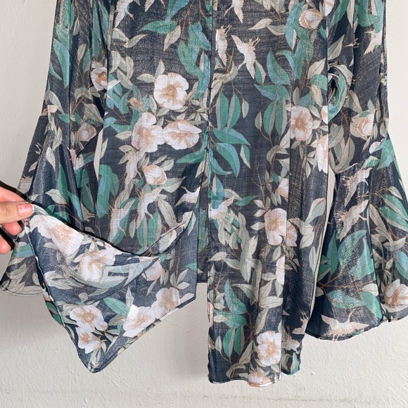 Bell Sleeve Blouse - Picture 3 of 9